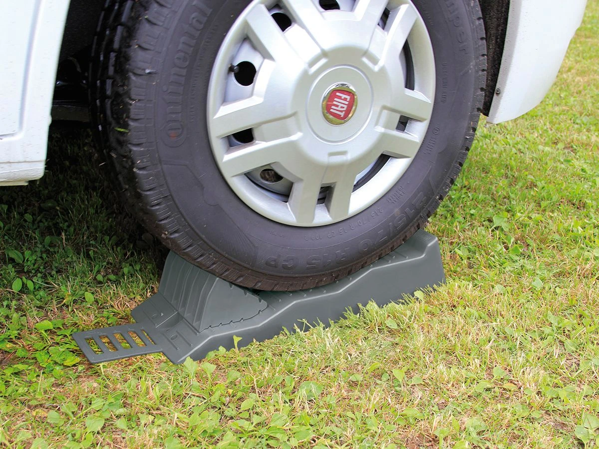 Fiamma Level Up Auffahrkeil 4 Fiamma Level Up Auffahrkeil – Bild 2